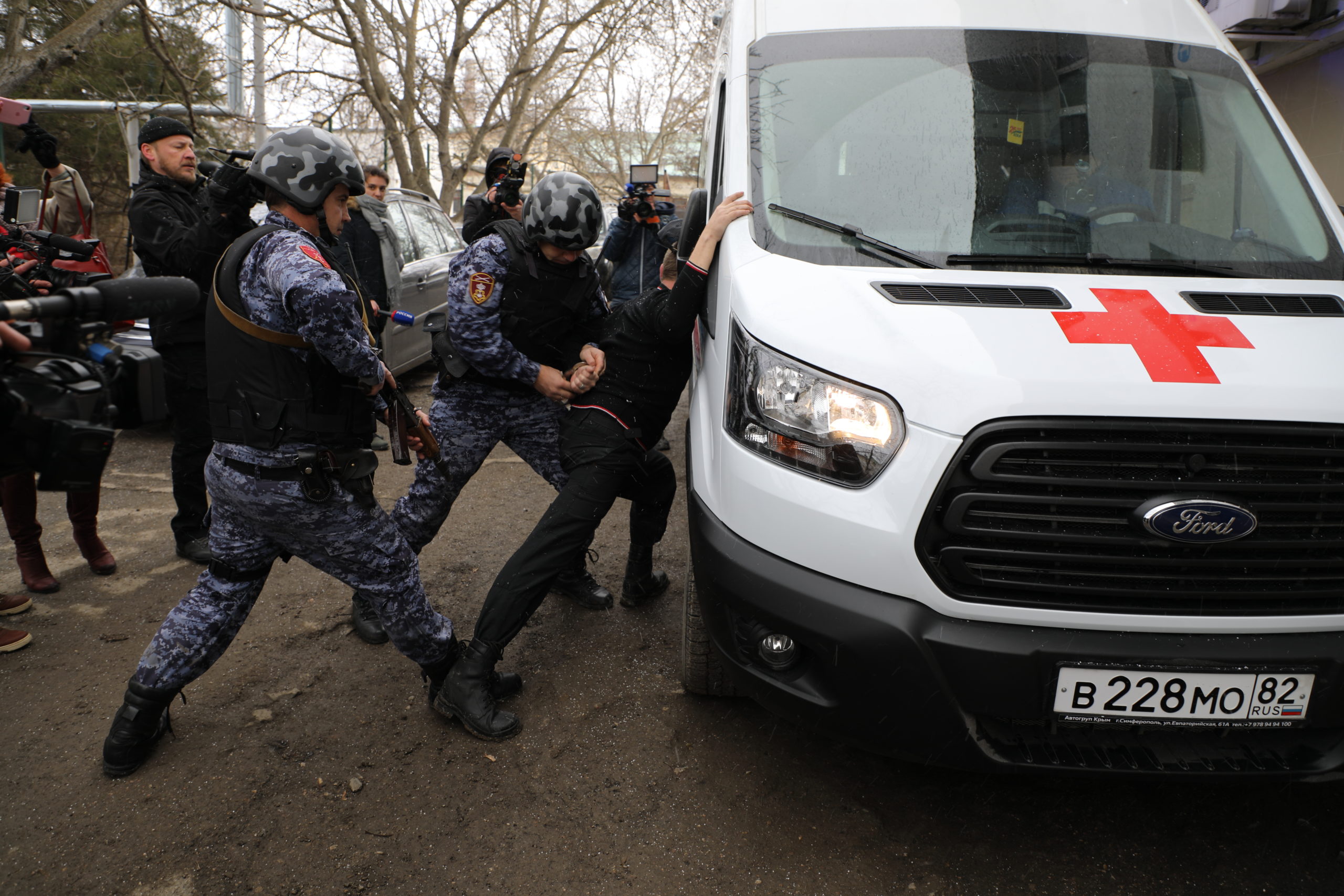 Бригады скорой медицинской помощи под охраной Росгвардии